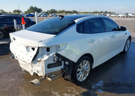 2018 Kia Optima S z USA, uszkodzony, nr VIN 5XXGT4L32JG244509